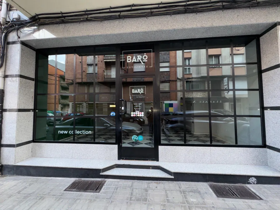 Amplio Local Comercial en la Zona Alta de Ponferrada