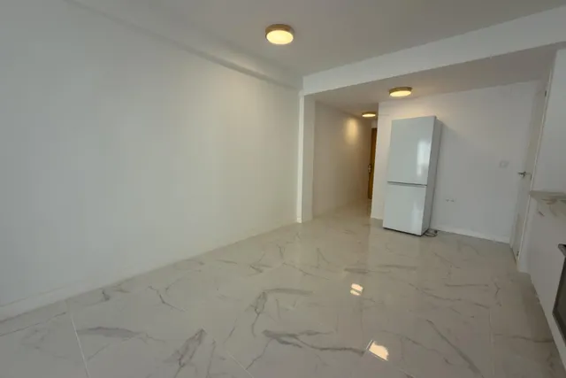 Piso completamente reformado – 3 habitaciones, y vistas parciales al mar — 5