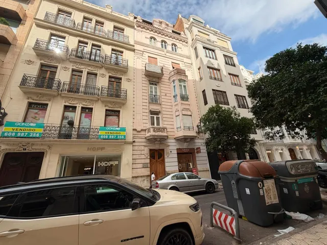 Vivienda exclusiva de 242 m2 junto al mercado de Colón en Va