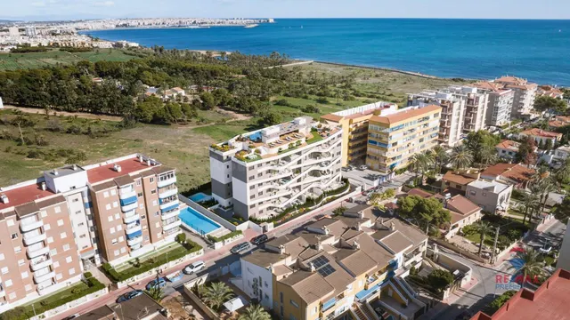 Nuevo apartamento de 2 habitaciones y 2 baños en el Ocean Dr - foto 2