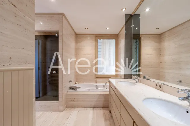 Espectacular villa con vistas al mar en Rocaferrera — 44