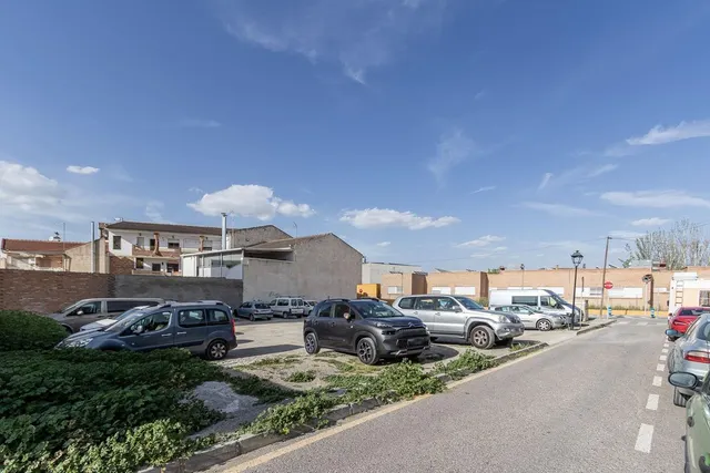 ¡Oportunidad única! Solar en venta en Churriana de la Vega — 7