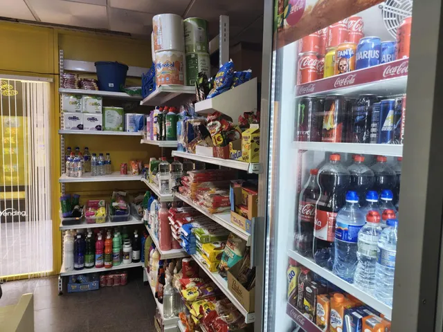 EN VENTA LOCAL COMERCIAL PROPIEDAD + NEGOCIO 24H — 8