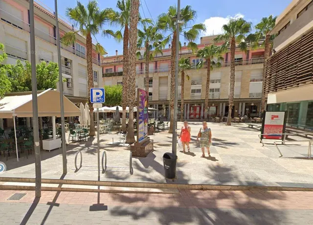 VENTA AMPLIA PLAZA GARAJE - foto 2