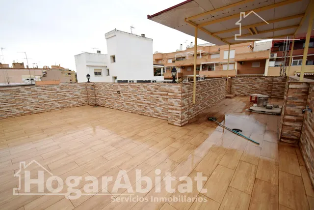 CASA CON CINCO TERRAZAS Y PAELLERO CERCA DE LA PLAYA — 21