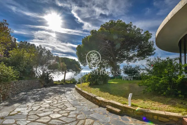 En venta la casa más original y con las mejores vistas de toda la Costa de Barcelona. — 39