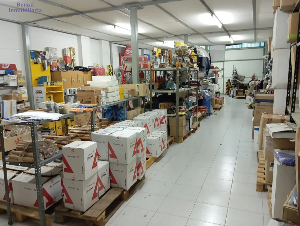 Amplio Local Comercial en Logroño, Zona Ayuntamiento por solo €80,000