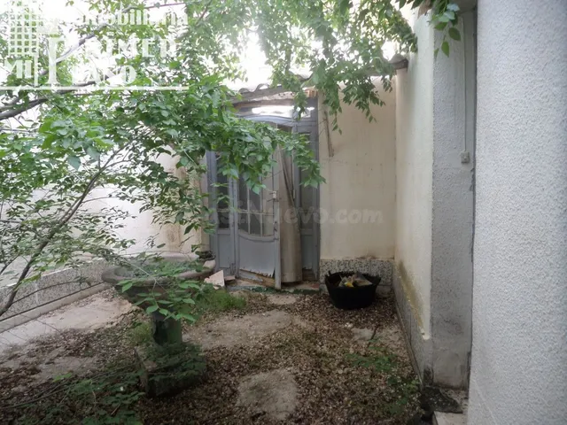 Se vende casa-solar en esquina planta baja en una de las pri - foto 2
