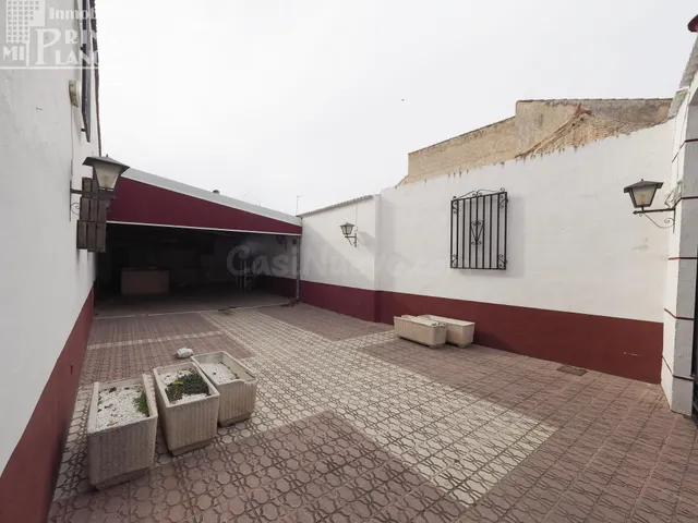 *Se vende local en Argamasilla de Alba con 330 metros cuadra - foto 3