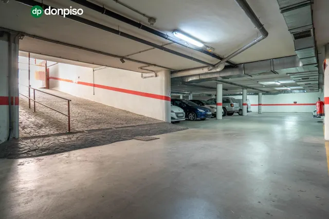 PISO EN LAS GABIAS JUNTO AL METRO — 35