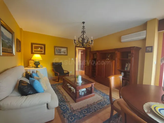 SE VENDE MAGNÍFICA VIVIENDA DE 3 DORMITORIOS EN ALICANTE CON