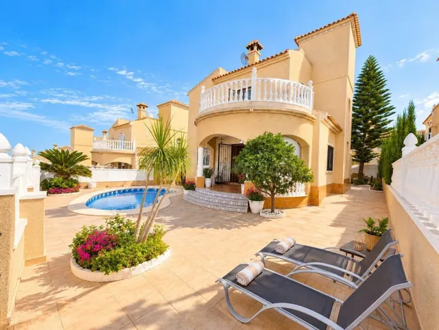 Villa Independiente con Piscina Privada, Vistas al Mar y Par