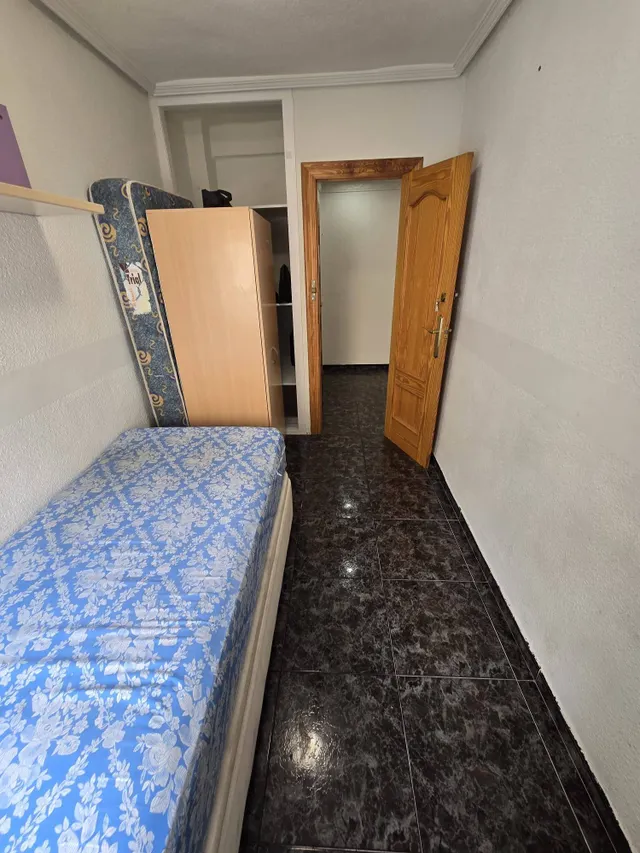 Acogedor piso en venta en Colonia Requena — 13