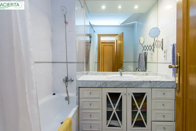 Piso de dos dormitorios con garaje en cuesta Escoriaza — 13