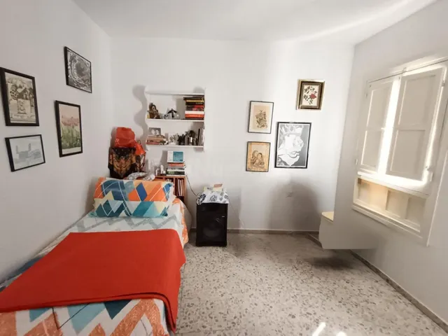 D. piso exterior, primera planta, junto a la ribera de Córdoba — 12