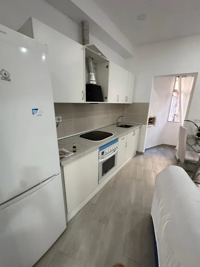 SE VENDE PISO / BUENA ZONA / REFORMADO / A 5 MINUTOS DEL CENTRO / SIN ASCENSOR — 2