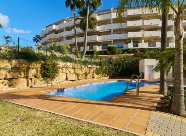 Elviria - Piso, 2 Dormitorios, Terraza, Garaje, Pisicina — 21