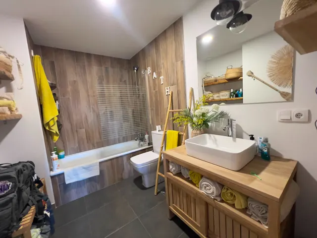 Oportunidad única con piscina y garaje — 16