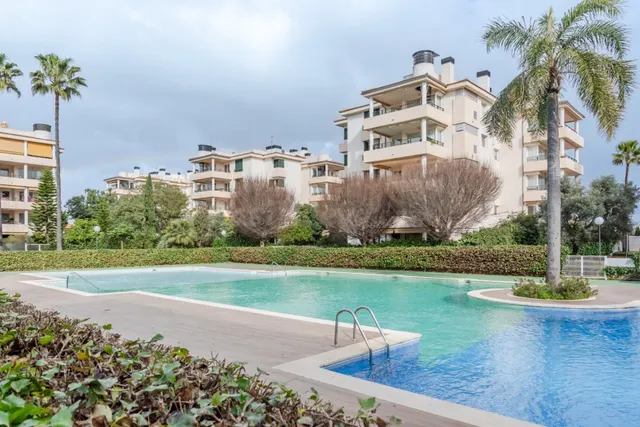 Planta baja de lujo con AMPLIA TERRAZA y JARDIN de 350m en P - foto 2