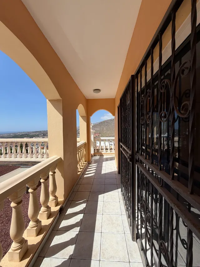 Villa con carácter, piscina privada y vistas al mar en Costa Adeje — 43