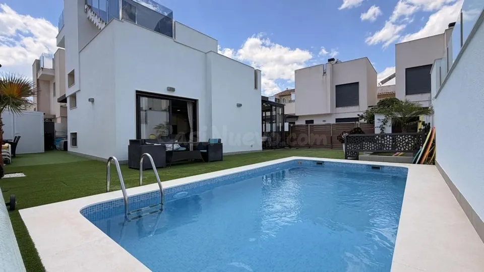 Villa 5 habitaciones 194m² en venta - Aguas Nuevas