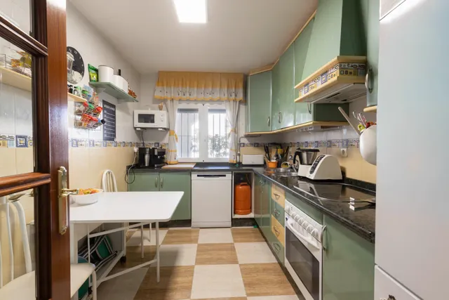 Casa en Armilla con terraza, patio y amplia cochera — 8