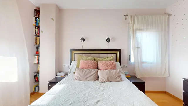 PISO DE RECIENTE CONSTRUCCIÓN CON AMPLIA TERRAZA, PISCINA, GARAJE Y TRASTERO — 34