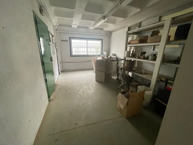 PARCELA EN LAS QUEMADAS CON DOS AMPLIAS NAVES!! — 3