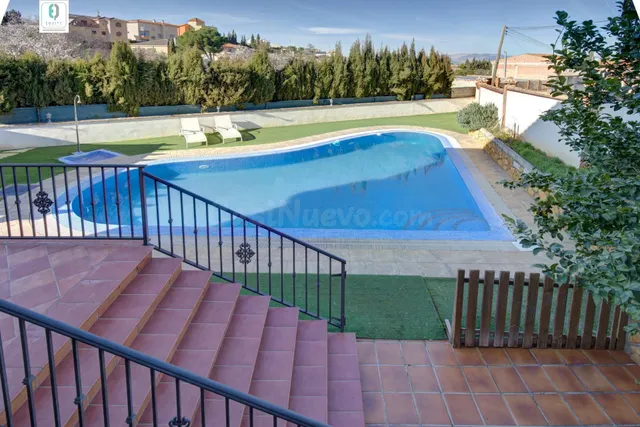 ESPECTACULAR CHALET CON PISCINA EN OTURA — 4