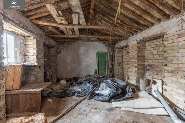CASA PARA REFORMAR EN CAMPOTEJAR — 38