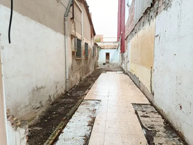 CASA PARA REHABILITAR EN EL CENTRO DE VILADECANS — 4