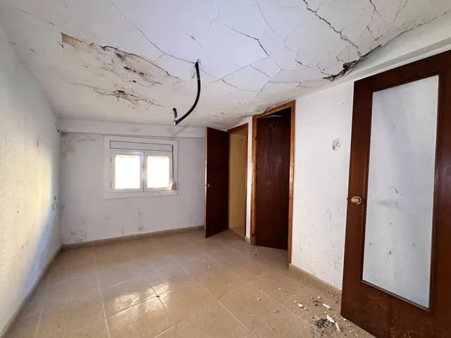 SE VENDE CASA ADOSADA EN BERGA — 32