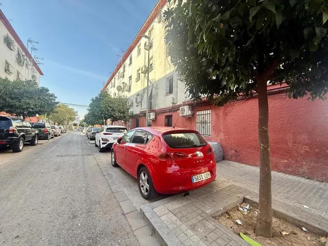 ¡Atención inversores y compradores! Vivienda en venta en c/ Perdiz — 12