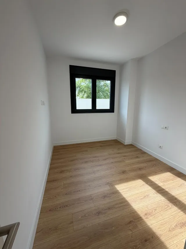 Moderna Planta Baja en Mairena del Aljarafe con Amplio Patio y Excelentes Comodidades — 22
