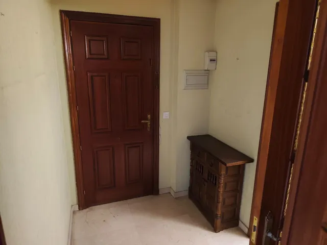 Piso exterior en buen edificio junto a Avda. Gran Capitán — 20