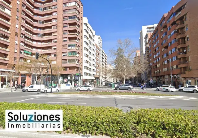 LOCAL COMERCIAL JUNTO AL CORTE INGLES EN AVENIDA DE ESPAÑA — 3