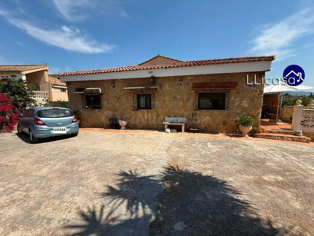 VENTA DE CHALET EN POBLA DE VALLBONA URBANIZACIÓN EL RINCON - foto 2