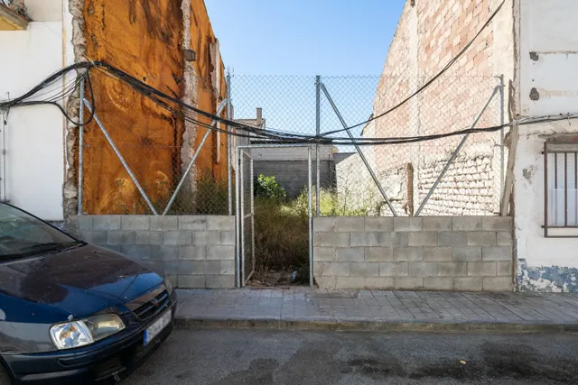 Solar Urbano en el centro de Fuente Vaqueros. — 2
