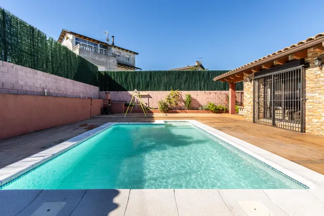Casa amb piscina, espai i qualitat a can font – ca n’avellaneda — 13