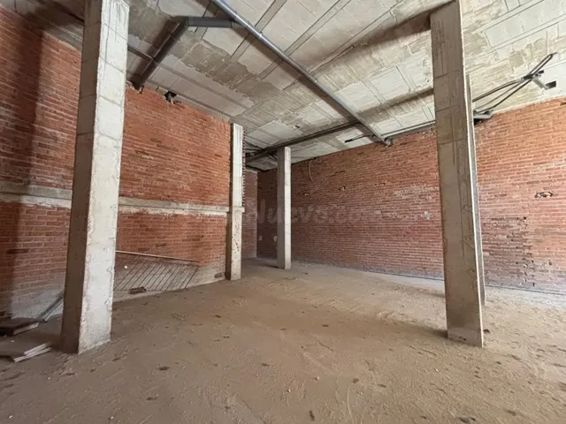 SE VENDE BAJO COMERCIAL