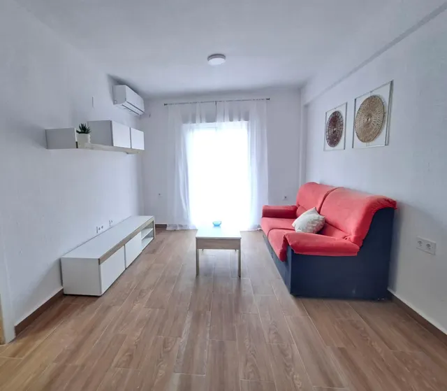 Se alquila fantástico piso en Sax — 7