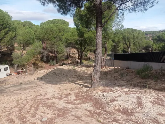 Parcela urbana en Costa de Madrid, en zona tranquila. - foto 3
