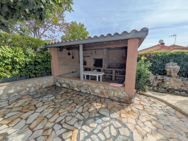 CHALET INDEPENDENTE CON PISCINA — 35