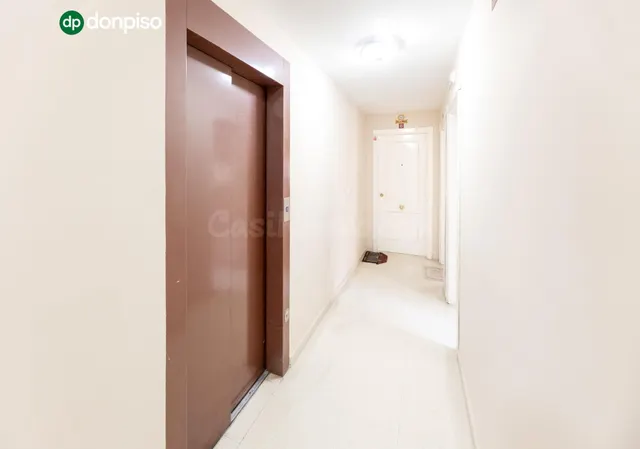 IVIENDA DE VPO, Piso de 3 dormitorios y 2 baños, con cochera junto al Parque de Bomberos. — 4