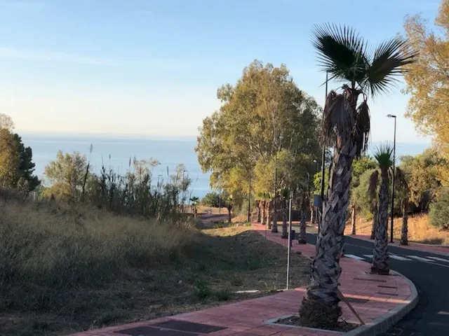 se venden parcelas urbanas en una exclusiva urbanizacion en benalmadena — 4
