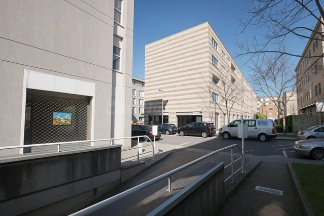 local comercial con gran escaparate - foto 4