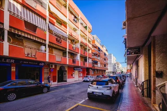 Apartamento de 1 dormitorio con licencia turística a 350 metros de Playa del Cura — 28