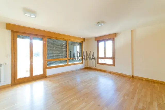 PISO NUEVO DE 4 habitaciones CON VISTAS A LA CASA DEL RELOJ - foto 2