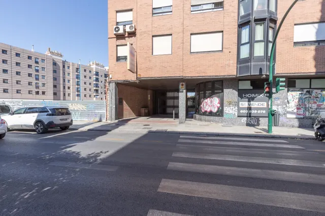 Ideal inversores!!! 35 plazas de aparcamiento y 5 trasteros, todo alquilado — 36