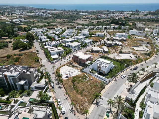 Parcela 1118m² en venta - Costa Del Sol - foto 2